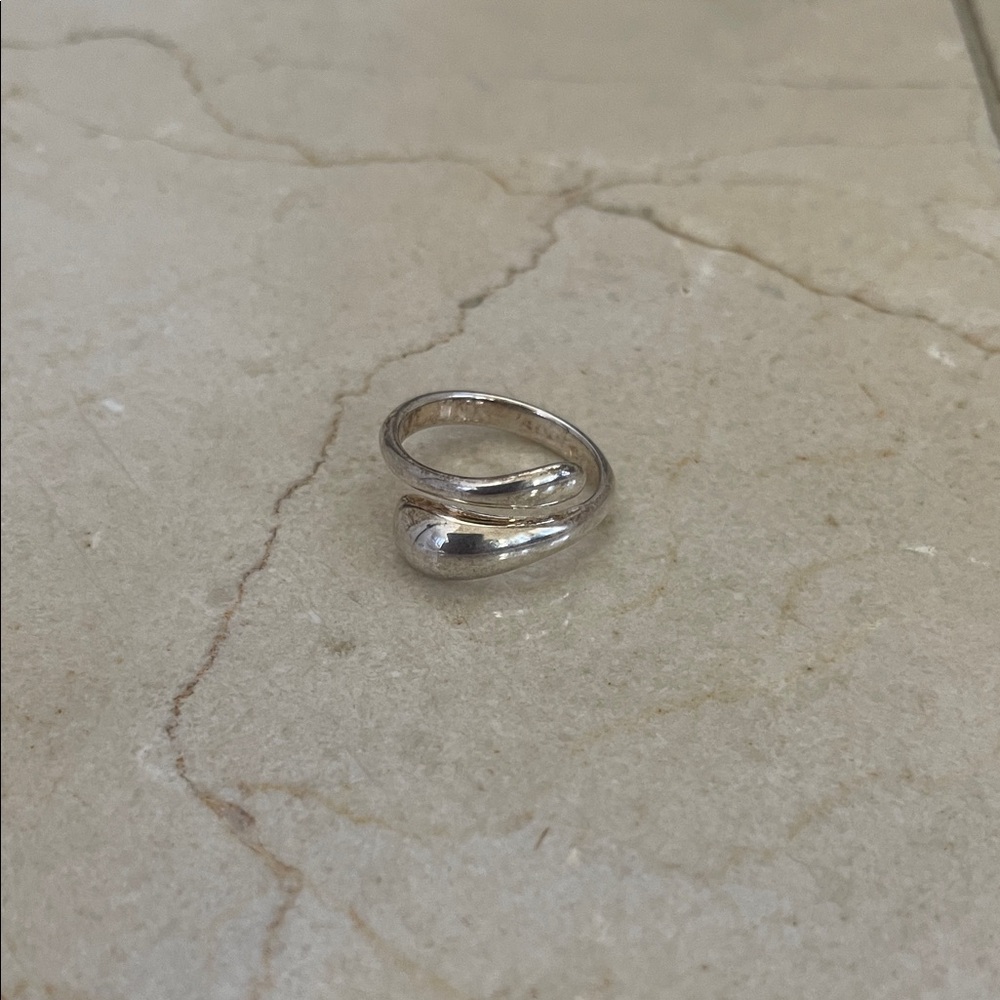 Elegant Silver Women's Ring